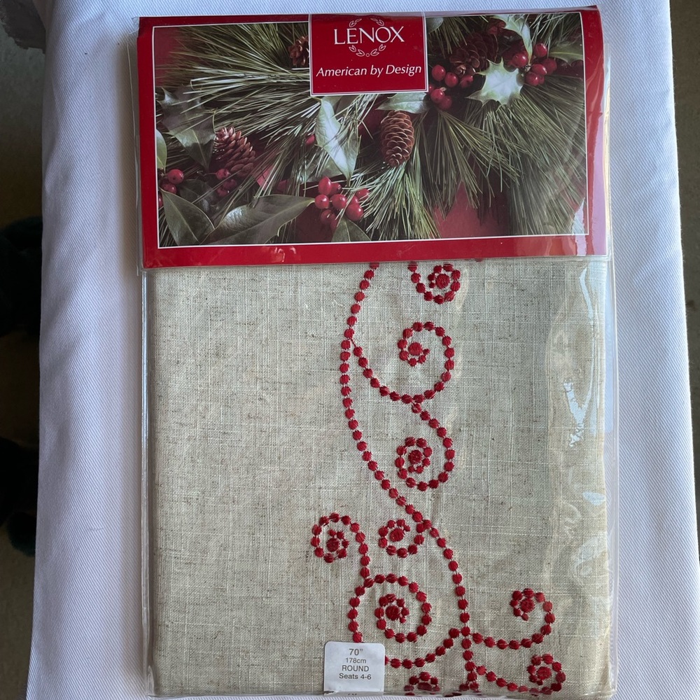 NWT   LENOX TABLECLOTH   FRENCH PERLE   70” Round